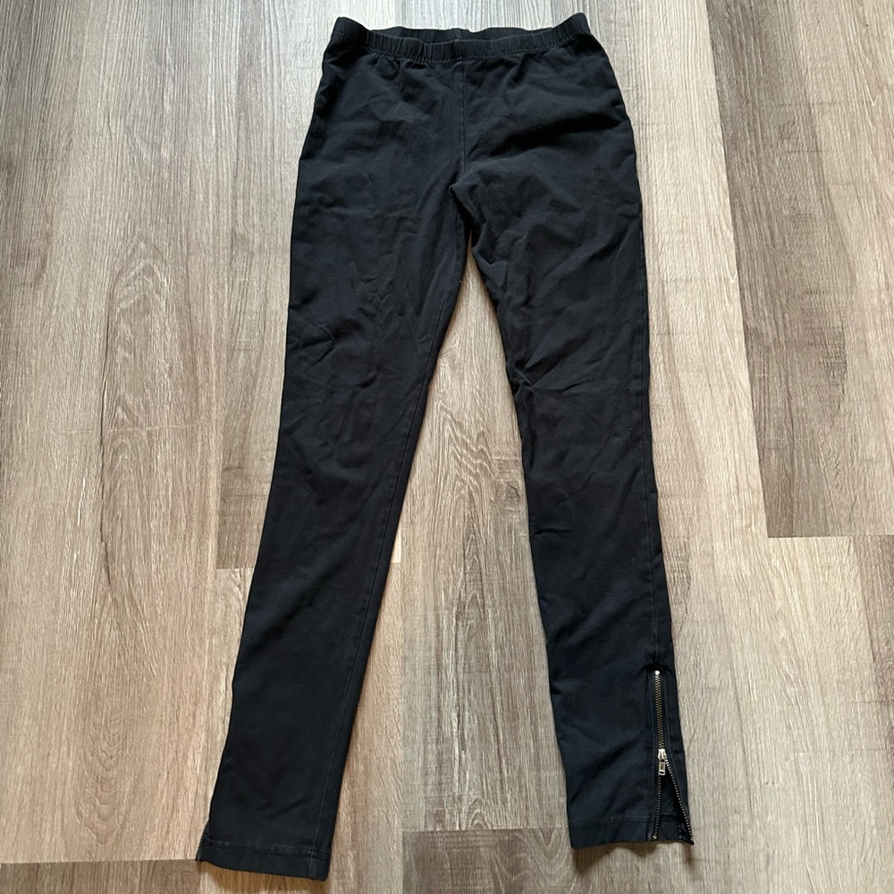 2/$5 Who Cares size small black leggings